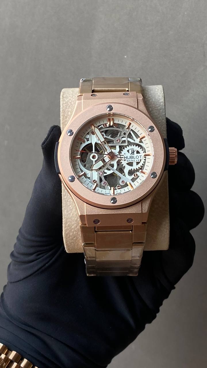 Hublot Classic Fusion Skeleton – Rose Gold, White Dial