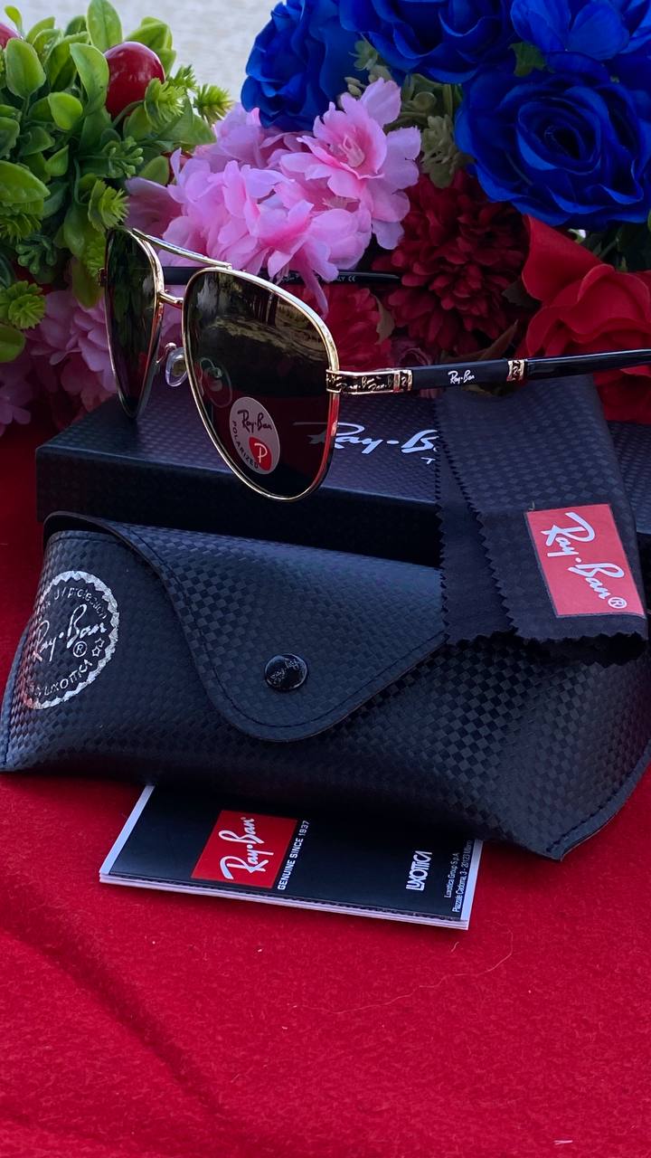 Ray-Ban Aviator Sunglasses – Gold Frame