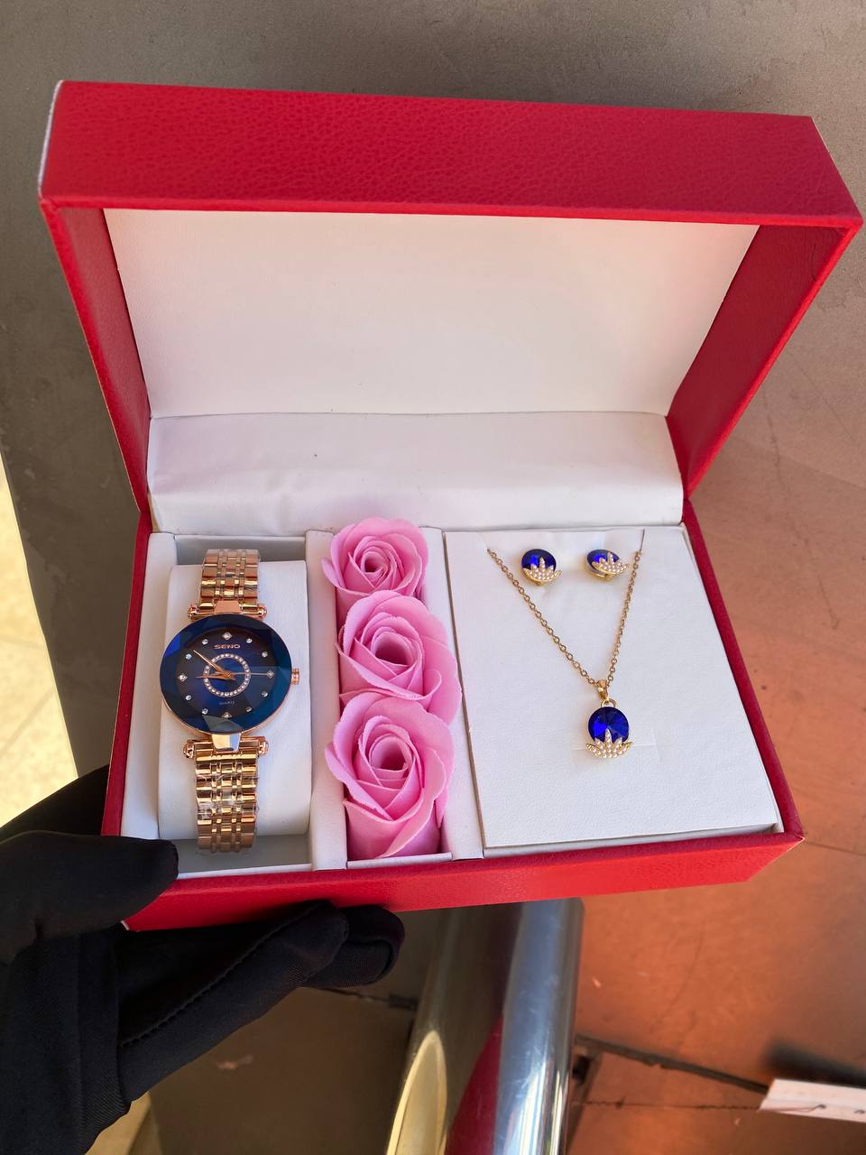 Rose-Gold Watch & Sapphire Rose Set